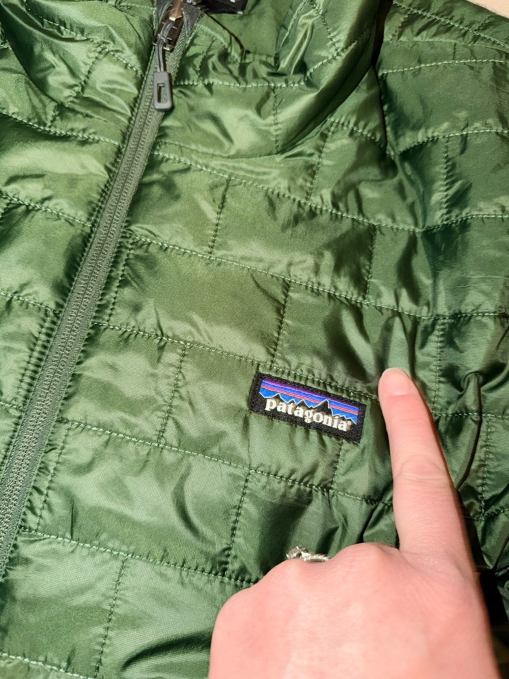Patagonia Men’s Nano Puff Lightweight Quilted Jacket - Picture 4 of 5